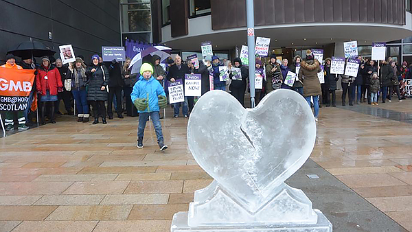 UNISON members show some BIG love | Article | News | UNISON&nbsp;National