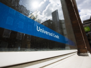 A woman with no resources is a woman who can’t leave: why Universal Credit is a feminist&nbsp;issue