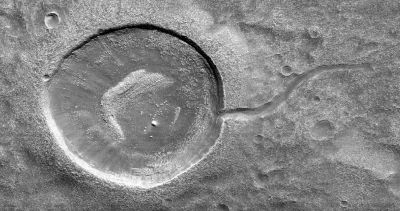 ‘Tadpole’ on Mars? Nasa captures weird Martian crater in stunning new&nbsp;image