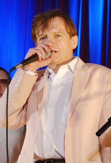 Tributes pour in for Mark E Smith – Evening&nbsp;Express