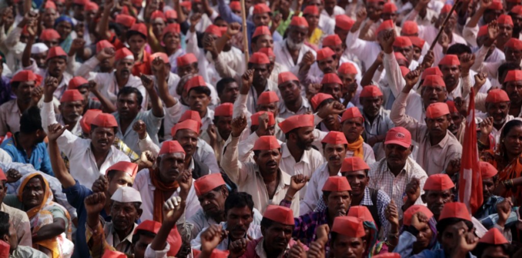 Tens of thousands of farmers march on Mumbai demanding support | Morning&nbsp;Star