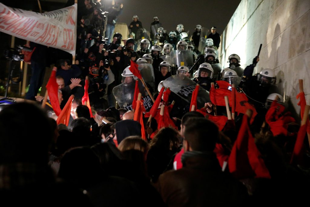 Greeks take to streets against new anti-strike measures –&nbsp;Wikitribune