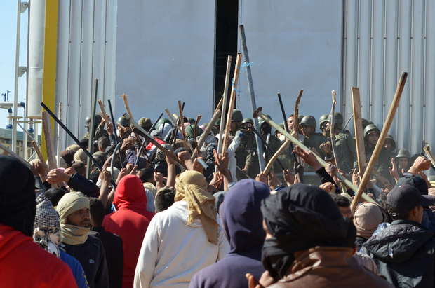 Man killed as Tunisia anti-austerity protests spread | Middle East&nbsp;Eye