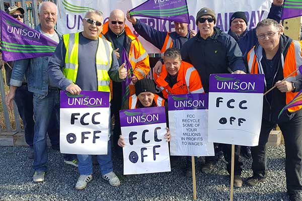 Refuse workers in Hull are out to give the bosses&nbsp;hell