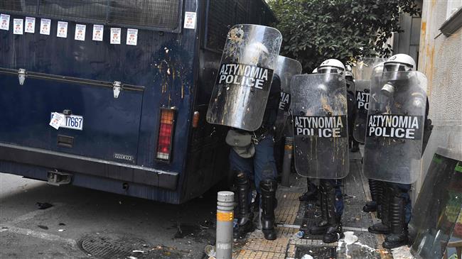 PressTV-Greece: Anti-foreclosure protesters clash with&nbsp;police