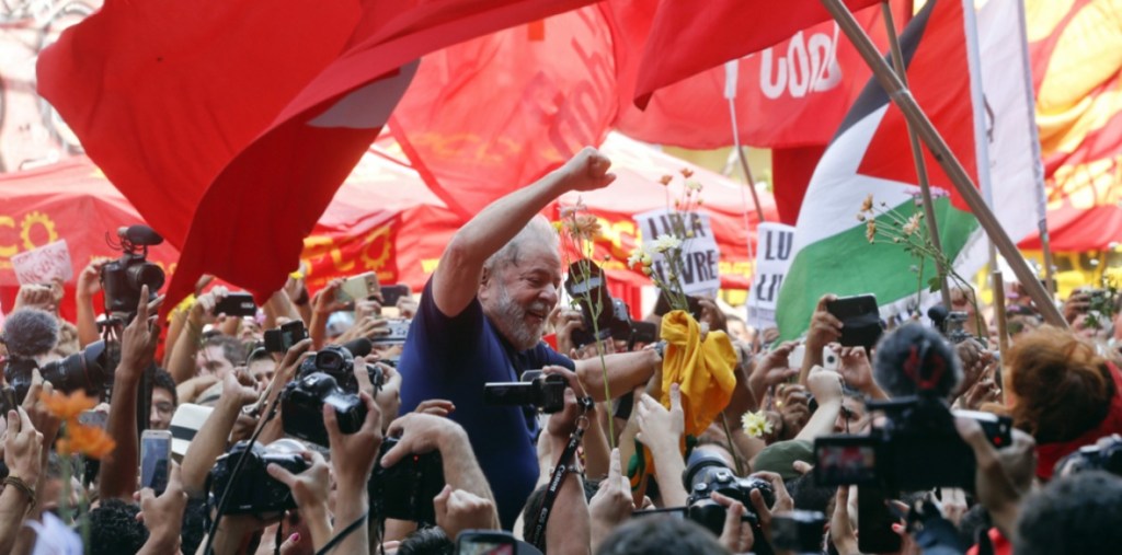 Brazil Lula supporters camping outside prison ‘won’t go until he is free’ | Morning&nbsp;Star