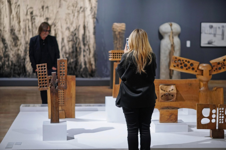 An Unlikely Scottish Archive Sheds Light on Romanian Art During “Socialism”