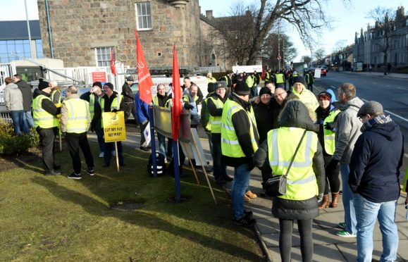 Aberdeen bus strikes suspended as drivers prepare to vote on new offer | Press and&nbsp;Journal